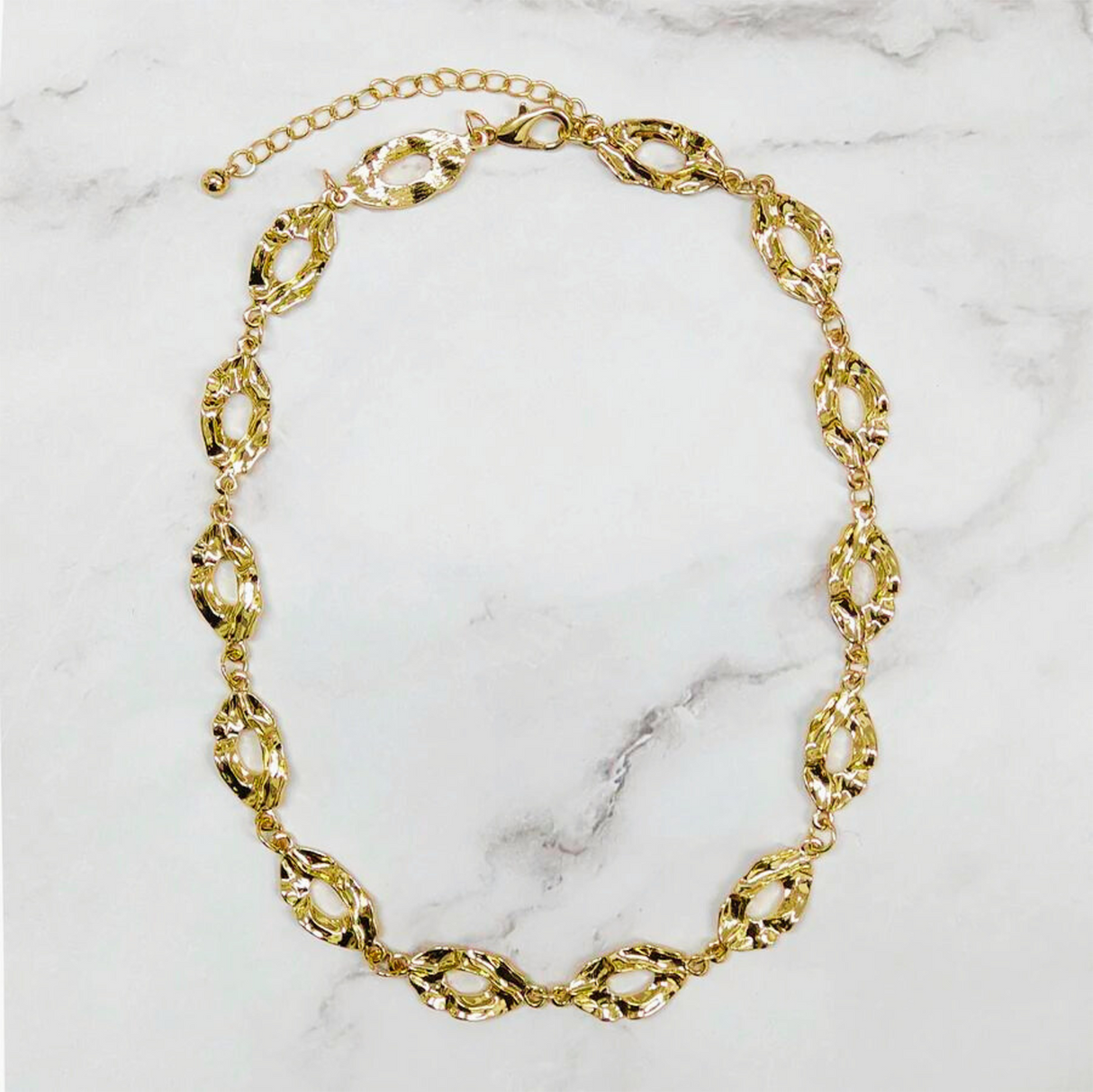 Hallow Ovals In Chain Necklace