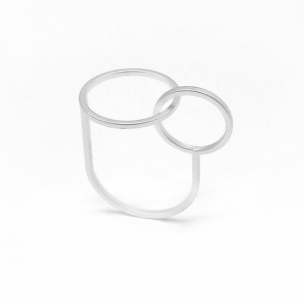 Geometric Entwined Circle Ring - Silver (Matte Finish)