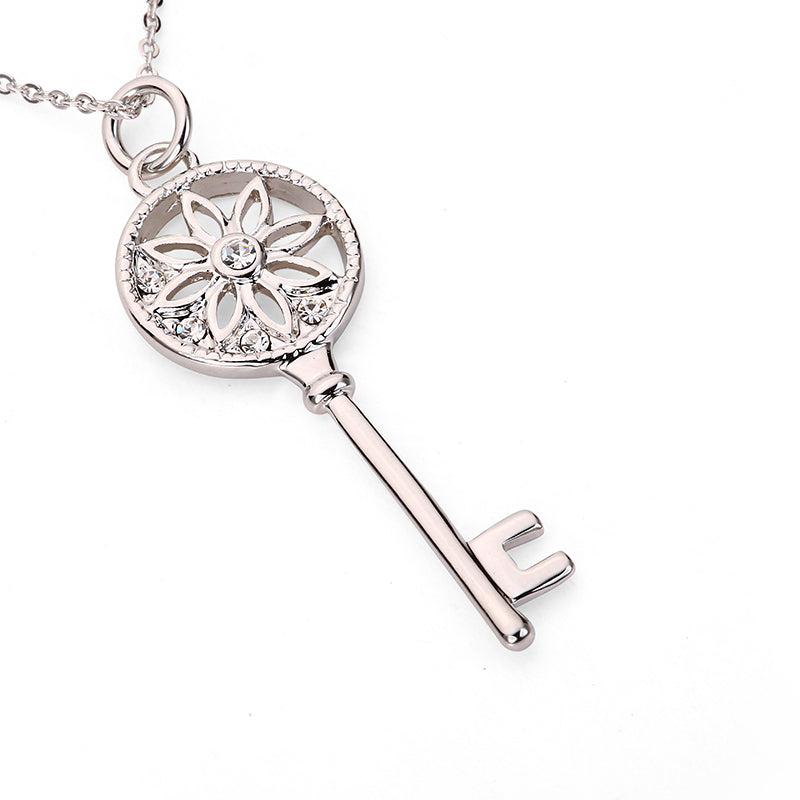 Daisy Key Pendant - Silver